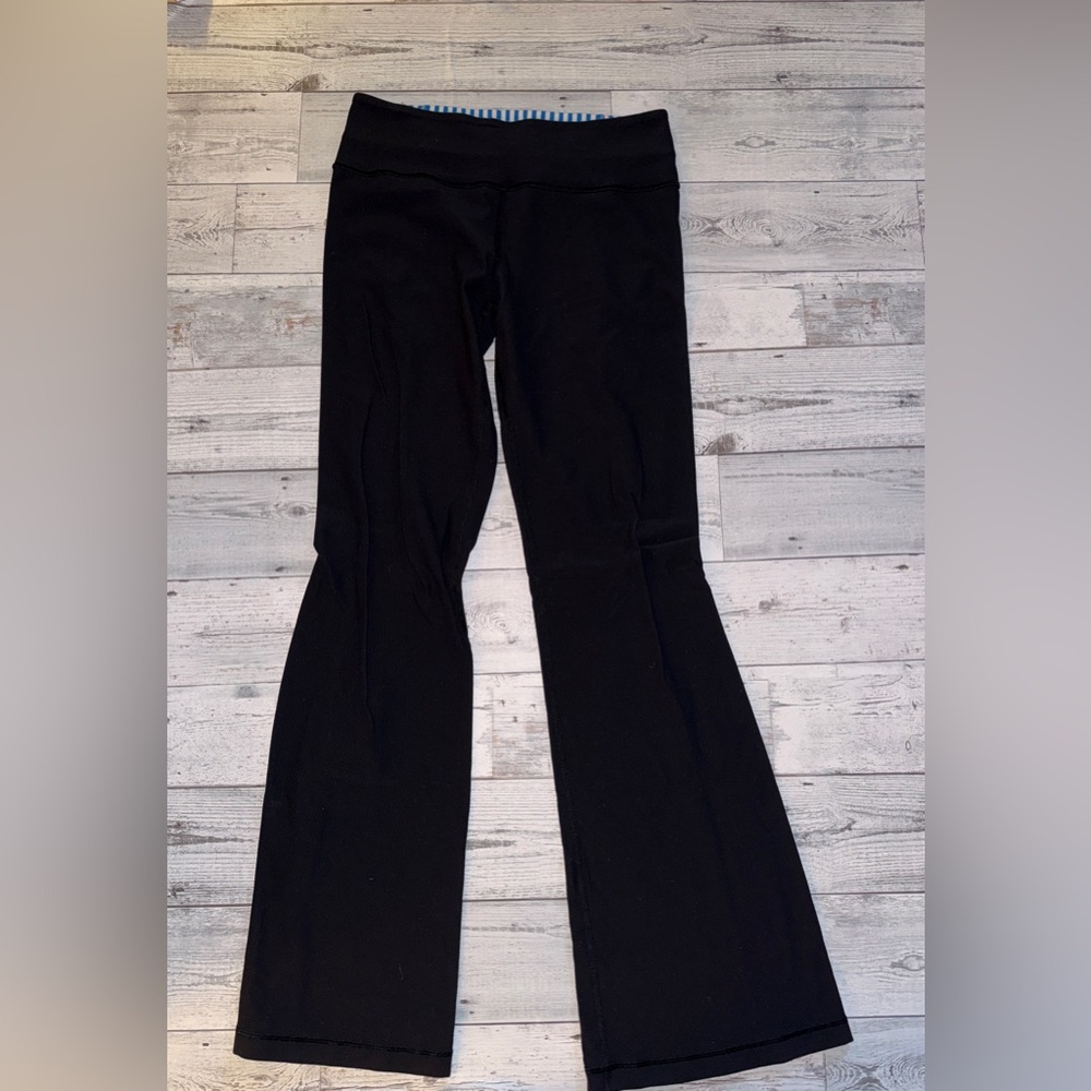 Lululemon Wanderful flare leggings **tall girl friendly** - Picture 4 of 6